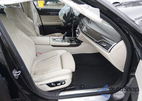 2016 BMW 740I из США, поврежденный, VIN WBA7E2C52GG547143